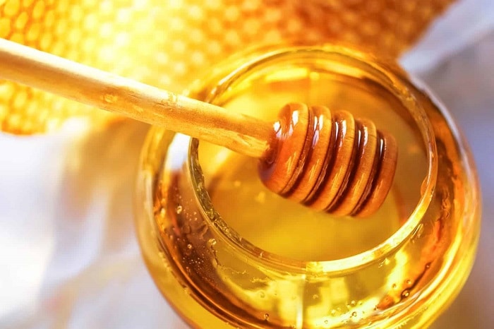 چگونه، چه موقع و چرا از عسل برای مراقبت از زخم استفاده می شود؟