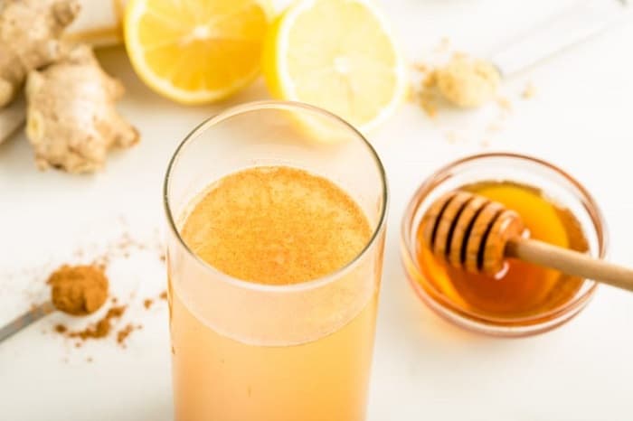 فواید نوشیدنی سم زدایی عسل خام و لیمو