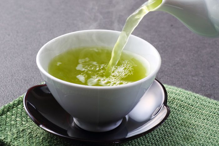 فواید و عوارض چای سبز با عسل